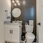 Holiday home Sleek & Convenient East Nashville