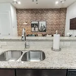 1 Bedroom Loft Near Centennial Park Holiday home Nashville