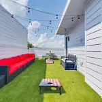 Modern Music Terrace Getaway *