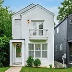 Downtown Oasis Sleeps 12 And 1 And A Half Miles To Broadway