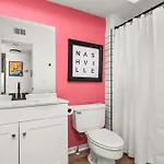 Dolly Oasis On Music Row Apartment