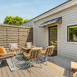 Rooftop Patio With Parking Walk To Belmont And 12 South