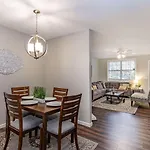 2 Units, Sleeps 16, Mins To Downtown - Airport Nashville