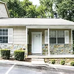 Apartment 2 Units, Sleeps 16, Mins To Downtown - Airport Nashville