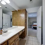 Belle Meade Haven, 15 Minutes From Broadway Holiday home Nashville