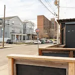 Centennial Park Getaway - 2Bdrm