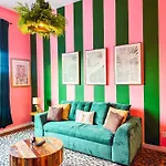 Dreaming With Dolly - Luxe Near Broadway *
