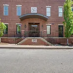 Lofts At 30Th - Modern Life - Mins To Broadway