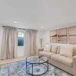 Stylish Nashville Getaway With Free Parking