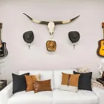 Holiday home Luxury House In With Rooftop Deck *