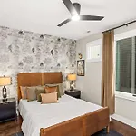 Holiday home Luxury House In With Rooftop Deck Nashville