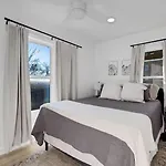 Spacious Duplex In Prime Location Holiday home Nashville