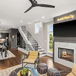 Luxury House In With Rooftop Deck * Nashville