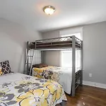 Holiday home 1a Rooftop Deck, 3mi Broadway, Side By Side Available Nashville