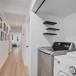 Holiday home Spacious Duplex In Prime Location Nashville