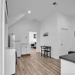 Spacious Duplex In Prime Location