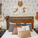Luxury House In With Rooftop Deck Holiday home Nashville