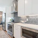 Luxe 4br Retreat With Hot Tub & Skyline Deck *