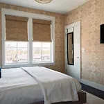 Penthouse In 12 South With Balcony, Near Broadway! *