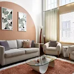 Penthouse In 12 South With Balcony, Near Broadway!