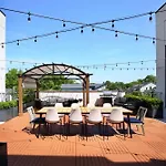 Stylish 2 Penthouse Walk To Shopping, Food, 1 Of 7 Themed Lofts At Cowrite, Find Coffee And Tacos Downstairs, Complimentary Spin Class, Walk To Shopping In 12 South, 10 Minutes To Broadway, Parking, 24 Hr Hospitality Apartment Nashville