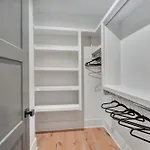 New Bright Modern Townhome With Rooftop & Garage