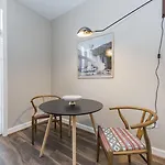 Mint House - Hillsboro Village