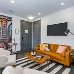 Oasis At The Muse Modern 2br With Balcony & Rooftop Views Apartment