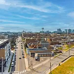 Oasis At The Muse Modern 2br With Balcony & Rooftop Views