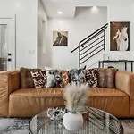 Spacious - 2 Homes, 15 Guests Holiday home Nashville