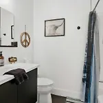 Spacious - 2 Homes, 15 Guests Holiday home Nashville