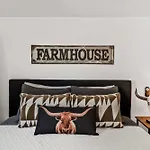 Spacious - 2 Homes, 15 Guests