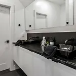 Spacious - 2 Homes, 15 Guests * Nashville