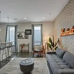 Holiday home Modern Loft Near West End *