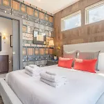 Holiday home 8br Rooftops With Hot Tub Fire Pit Skyline Views