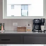 The Elmwood - Brand New Rooftop Lounge W Firepit