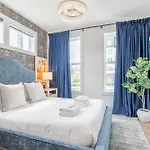 Holiday home 8br Rooftops With Hot Tub Fire Pit Skyline Views Nashville