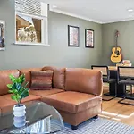 Cozy Ranch Retreat-large Deck & Yard-10 Mins To Downtown * Nashville
