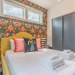 8br Rooftops With Hot Tub Fire Pit Skyline Views Holiday home Nashville