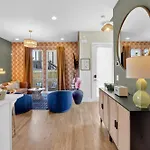 Boho-chic With A Hot Tub, Fire Pit Holiday home