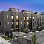 The Elmwood - Brand New Rooftop Lounge W Firepit