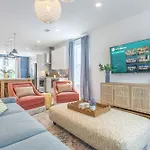 8br Rooftops With Hot Tub Fire Pit Skyline Views Holiday home Nashville