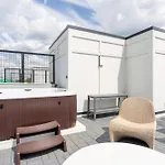Holiday home 8br Rooftops With Hot Tub Fire Pit Skyline Views *