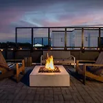 Holiday home 8br Rooftops With Hot Tub Fire Pit Skyline Views