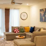 Music Family Retreat - Near Airport, Downtown *