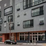 The Houston Flat - Monthly Furnished Rental! By Stay Local Nashville