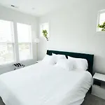 The Hall Haus By Local Holiday home Nashville