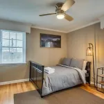 The Emmy Lou By Local Holiday home *