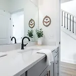 Golden Hour By Local Holiday home Nashville