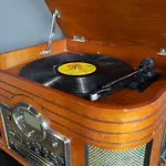 The Vinyl Vault By Local Holiday home *